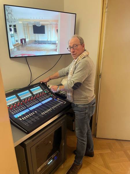 Tony - technicien audiovisuel séminaire et congrès